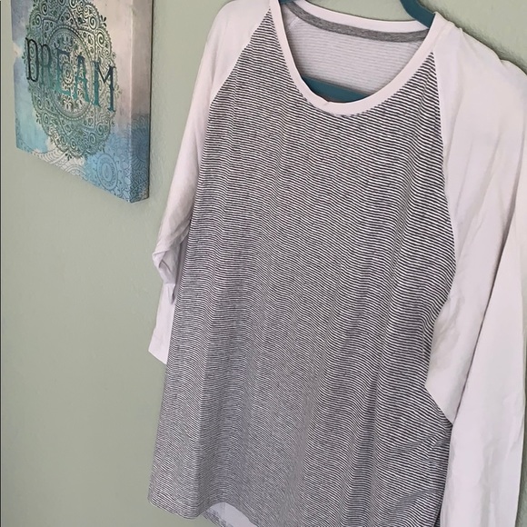 H&m baseball tee white sleeves, gray stripes - Picture 2 of 3